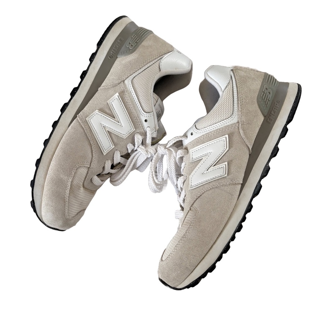 SOLD New Balance Women’s 574 Shoes